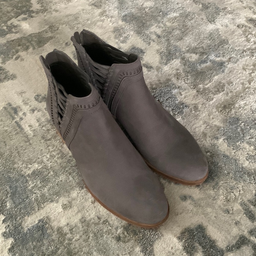 Vince Camuto Women's Grey PIMMY Ankle Booties Size: 9.5